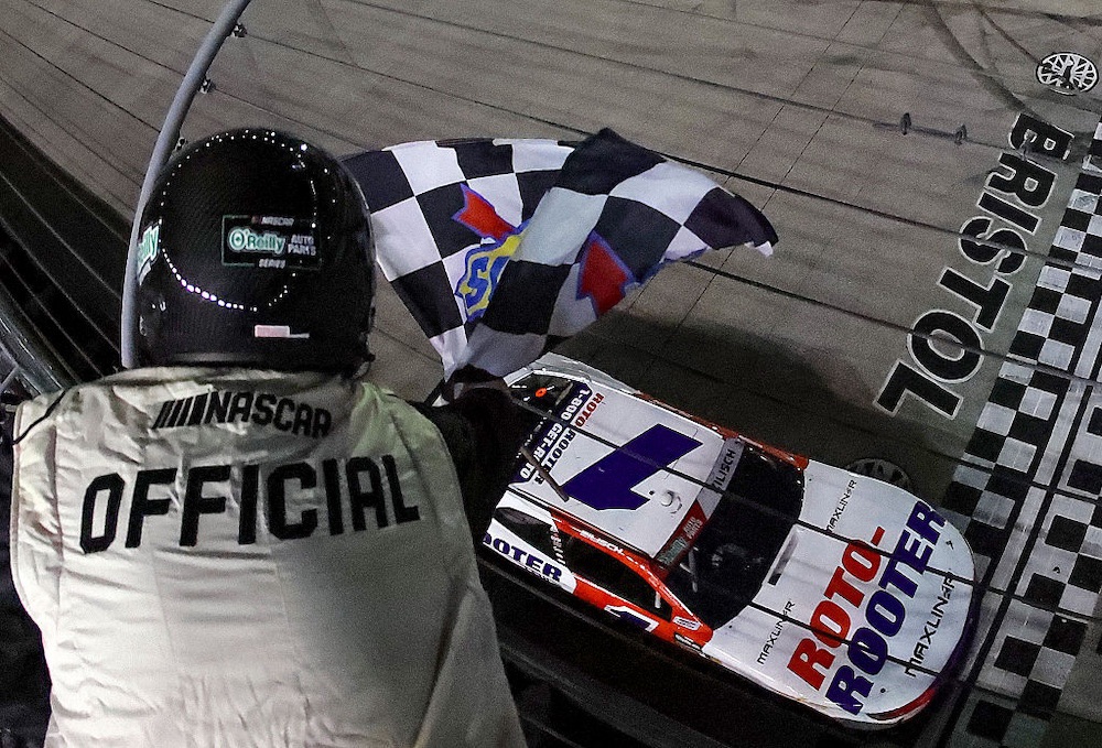 Connor Zilisch gana en Bristol tras arriesgada estrategia y frena el dominio de Kyle Larson