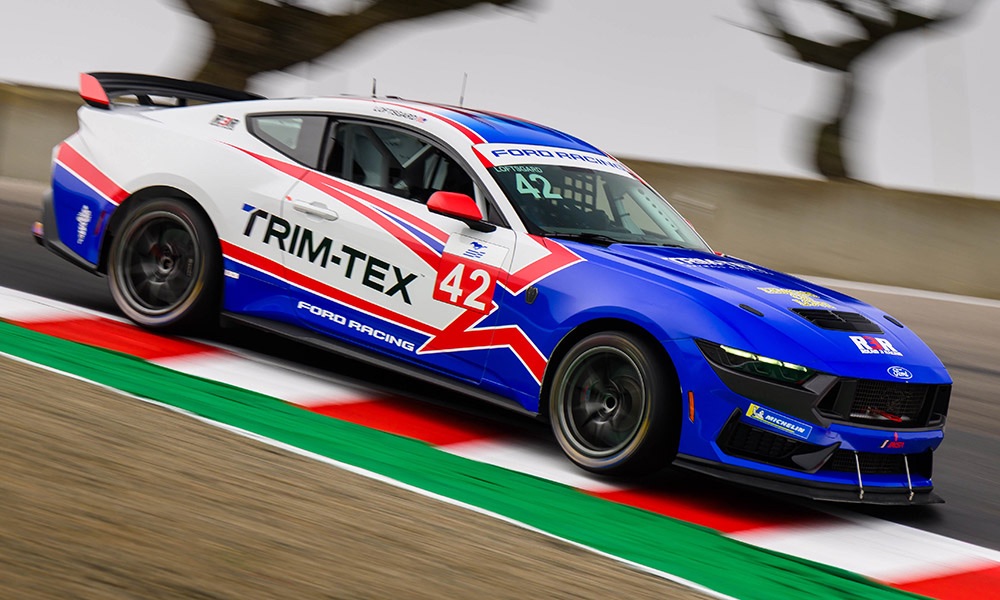 Cole Loftsgard marca el ritmo en la primera práctica del Mustang Challenge en Laguna Seca