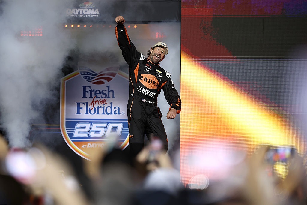 Travis Pastrana regresará a la NASCAR Truck Series con Kaulig Racing en Charlotte