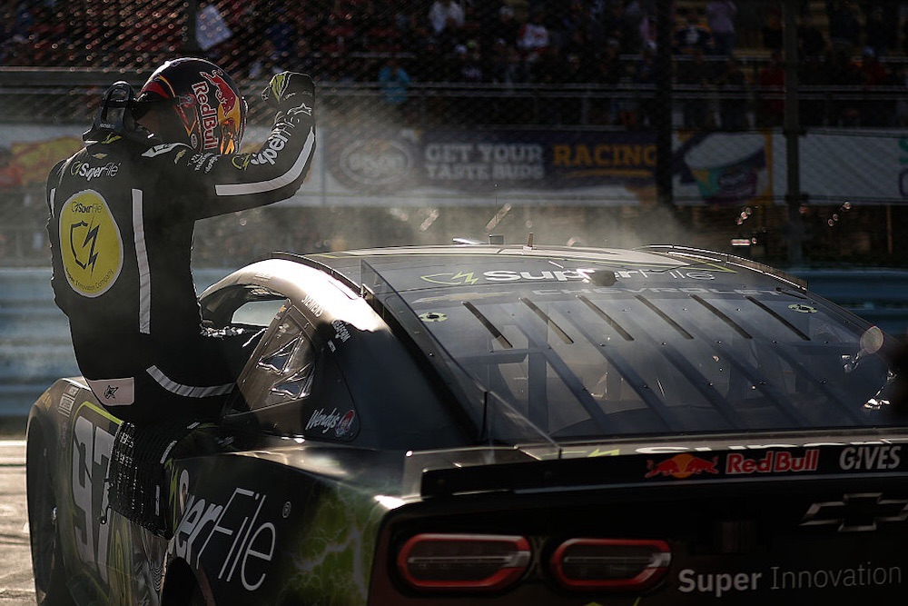 Shane van Gisbergen domina Watkins Glen con una remontada histórica en la NASCAR Cup Series
