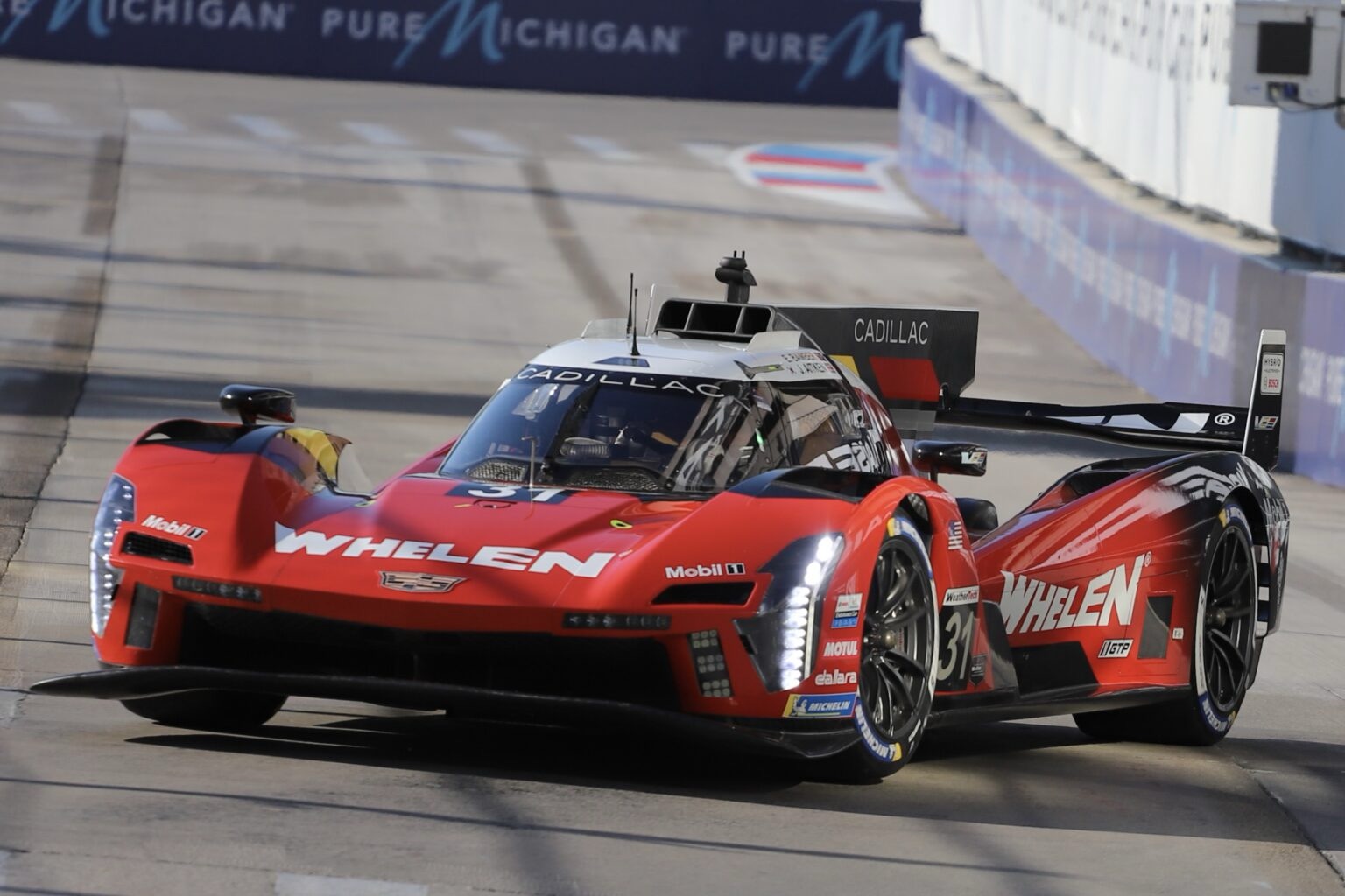 Cadillac lidera la primera práctica libre del IMSA Detroit Grand Prix con Earl Bamber