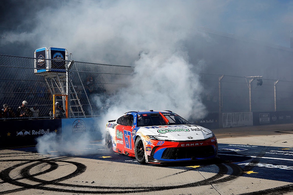 Corey Heim conquista una histórica victoria en San Diego tras derrotar a Tyler Reddick