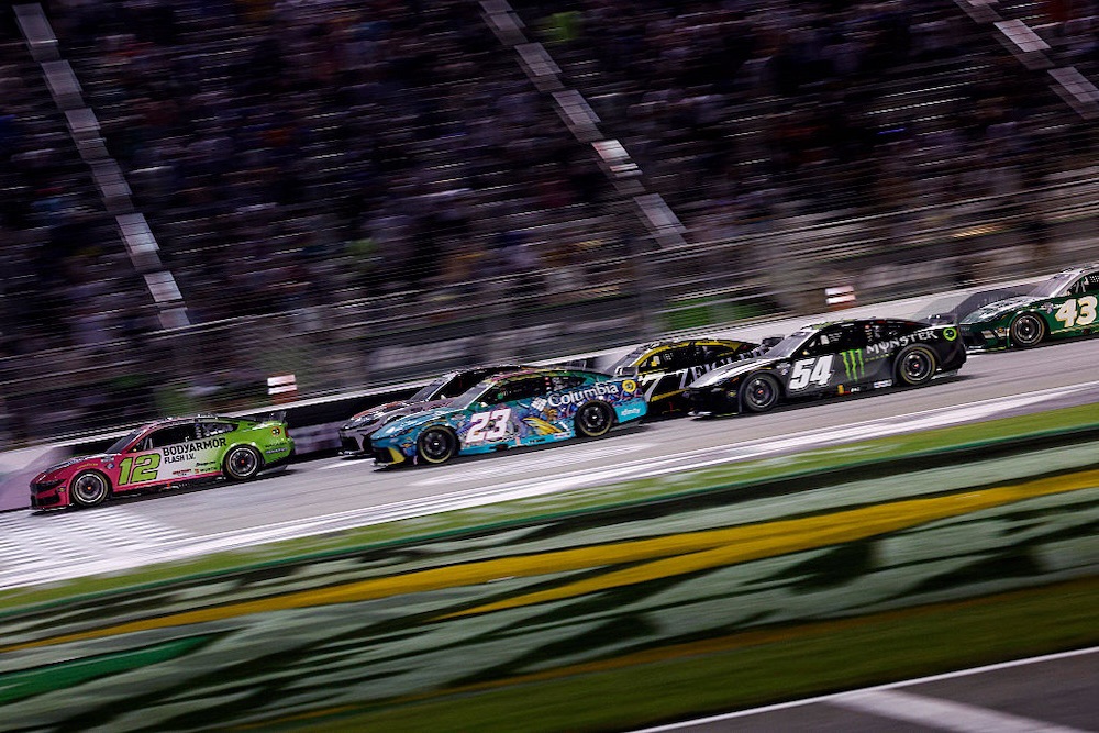 Ryan Blaney domina una caótica y extensa carrera de la NASCAR Cup Series en EchoPark Speedway